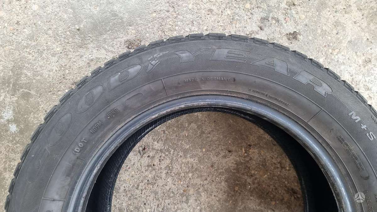 Goodyear Vector 4 S, universalios 215/60 R16