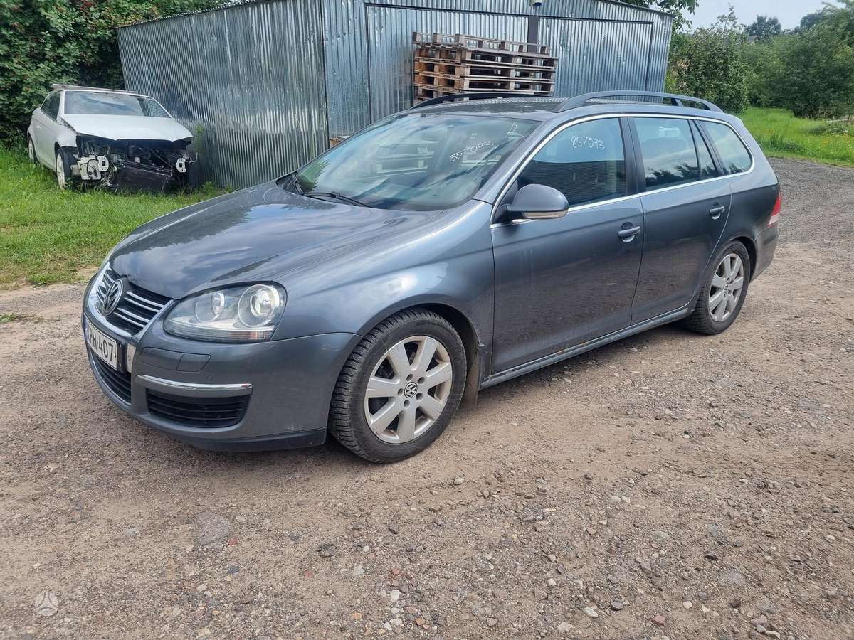 Volkswagen Golf - 2