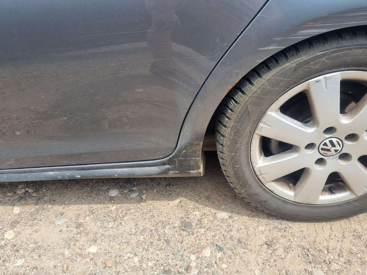 Volkswagen Golf - 6