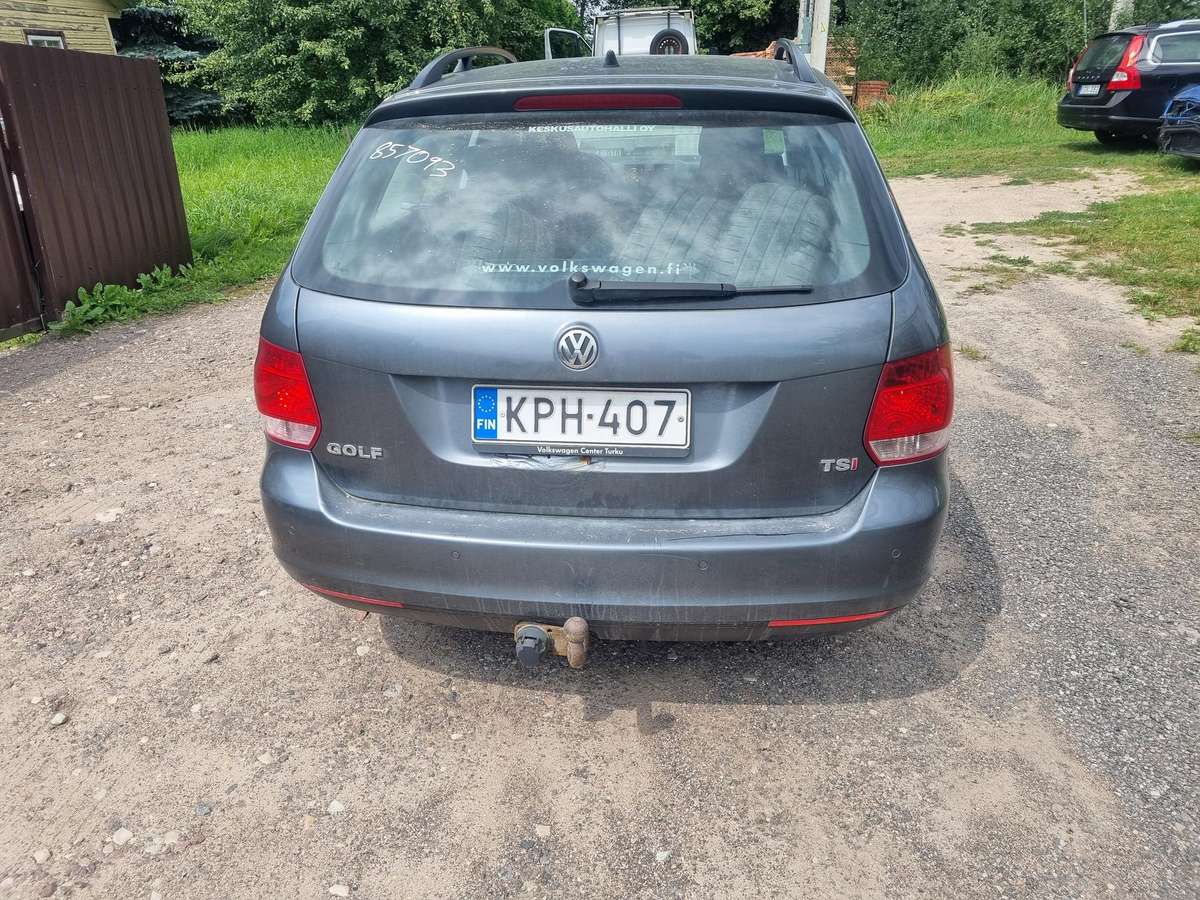 Volkswagen Golf - 8