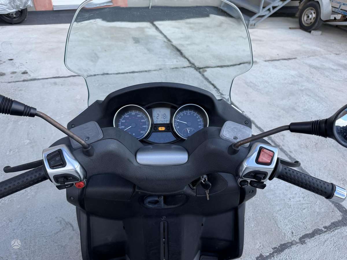 Piaggio MP3 250cc, triračiai