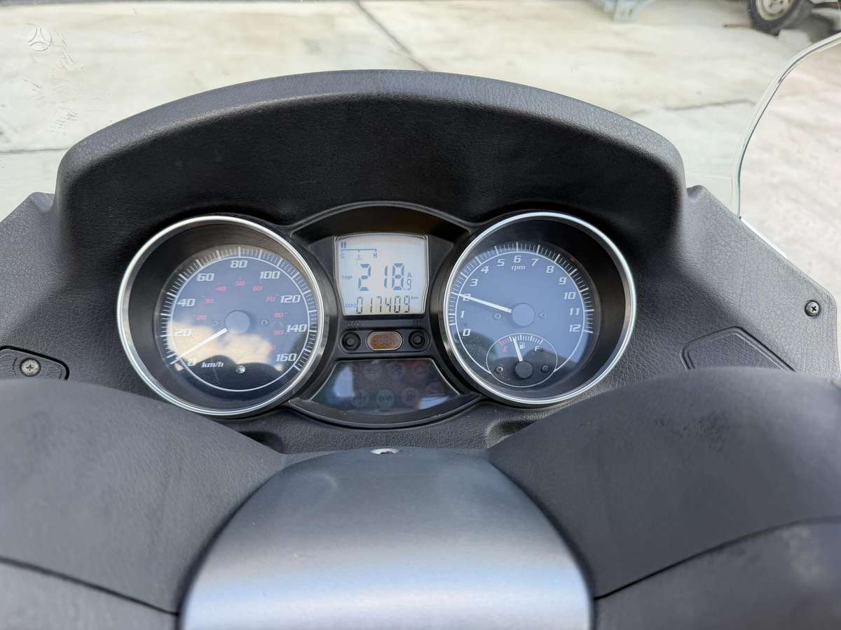 Piaggio MP3 250cc, трициклы