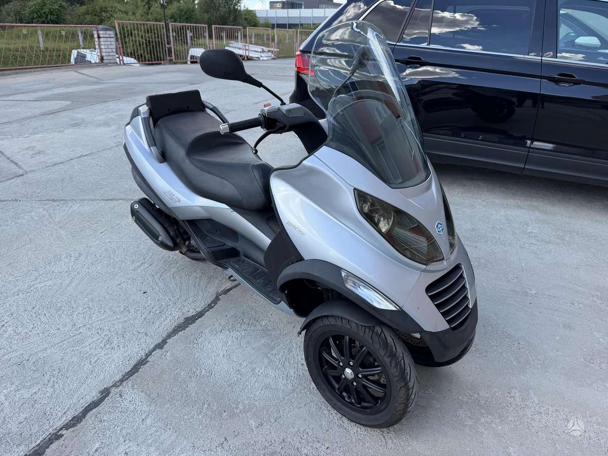 Piaggio MP3 250cc, трициклы