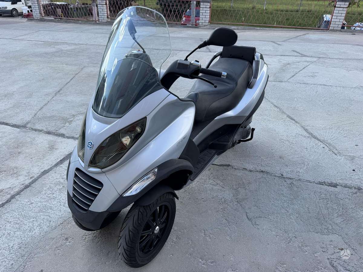 Piaggio MP3 250cc, трициклы