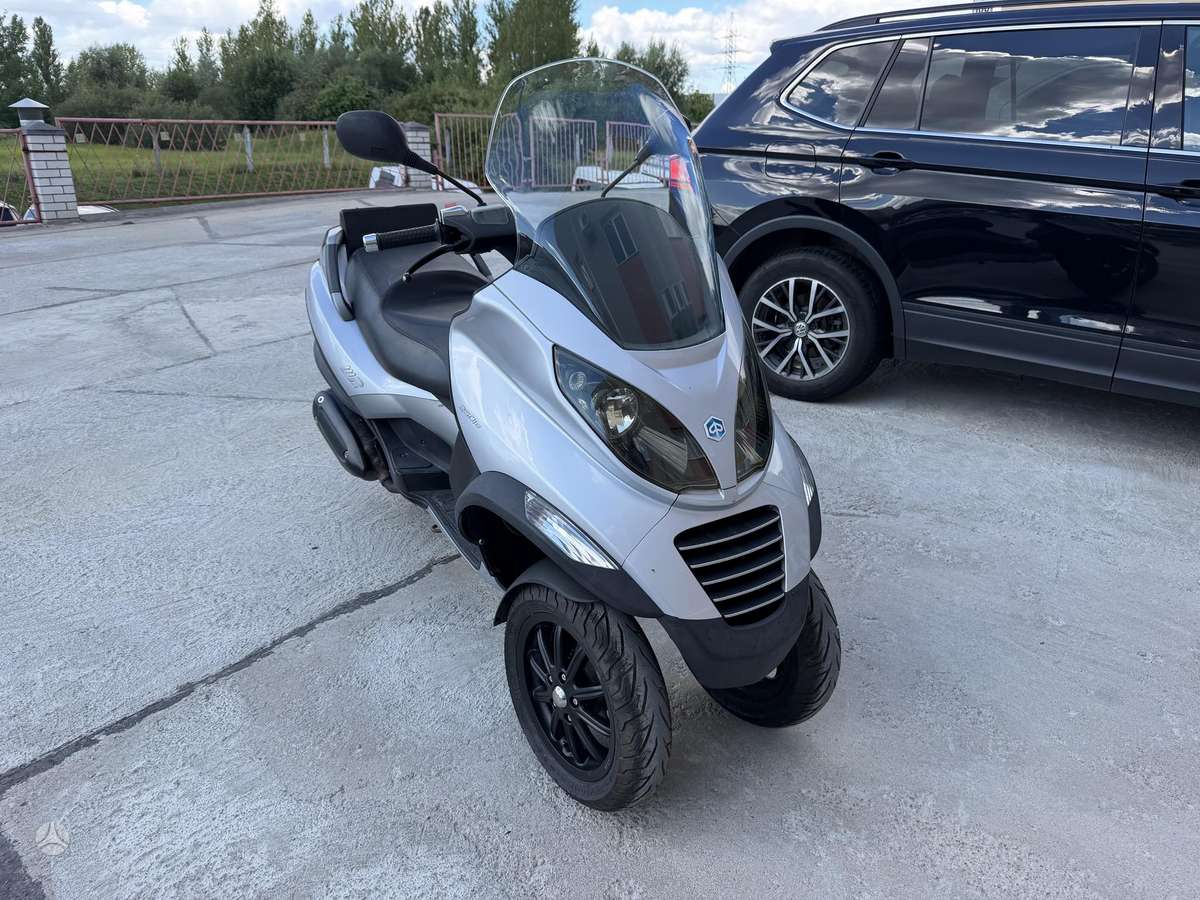 Piaggio MP3 250cc, трициклы