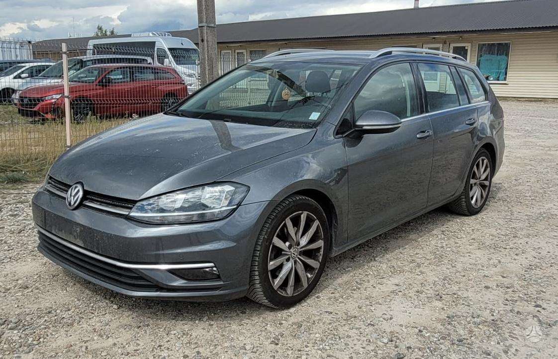 Volkswagen Golf - 1