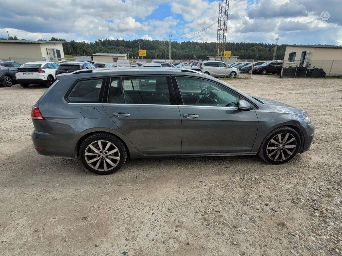 Volkswagen Golf - 5