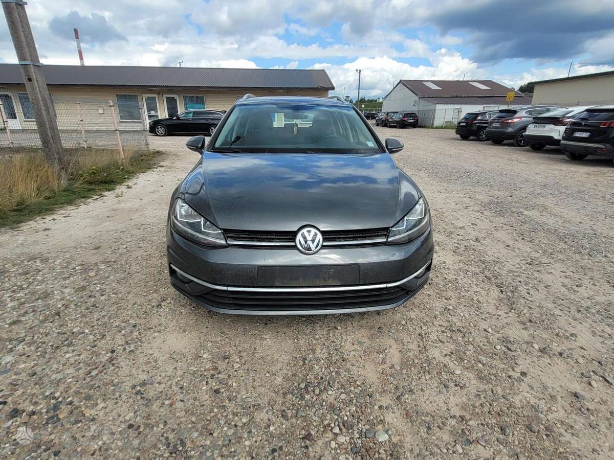 Volkswagen Golf - 6