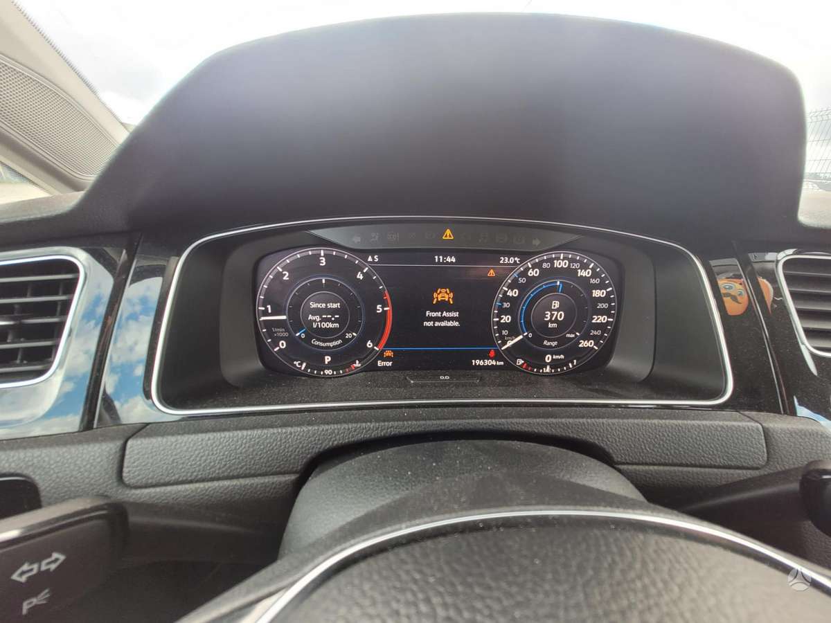 Volkswagen Golf - 9