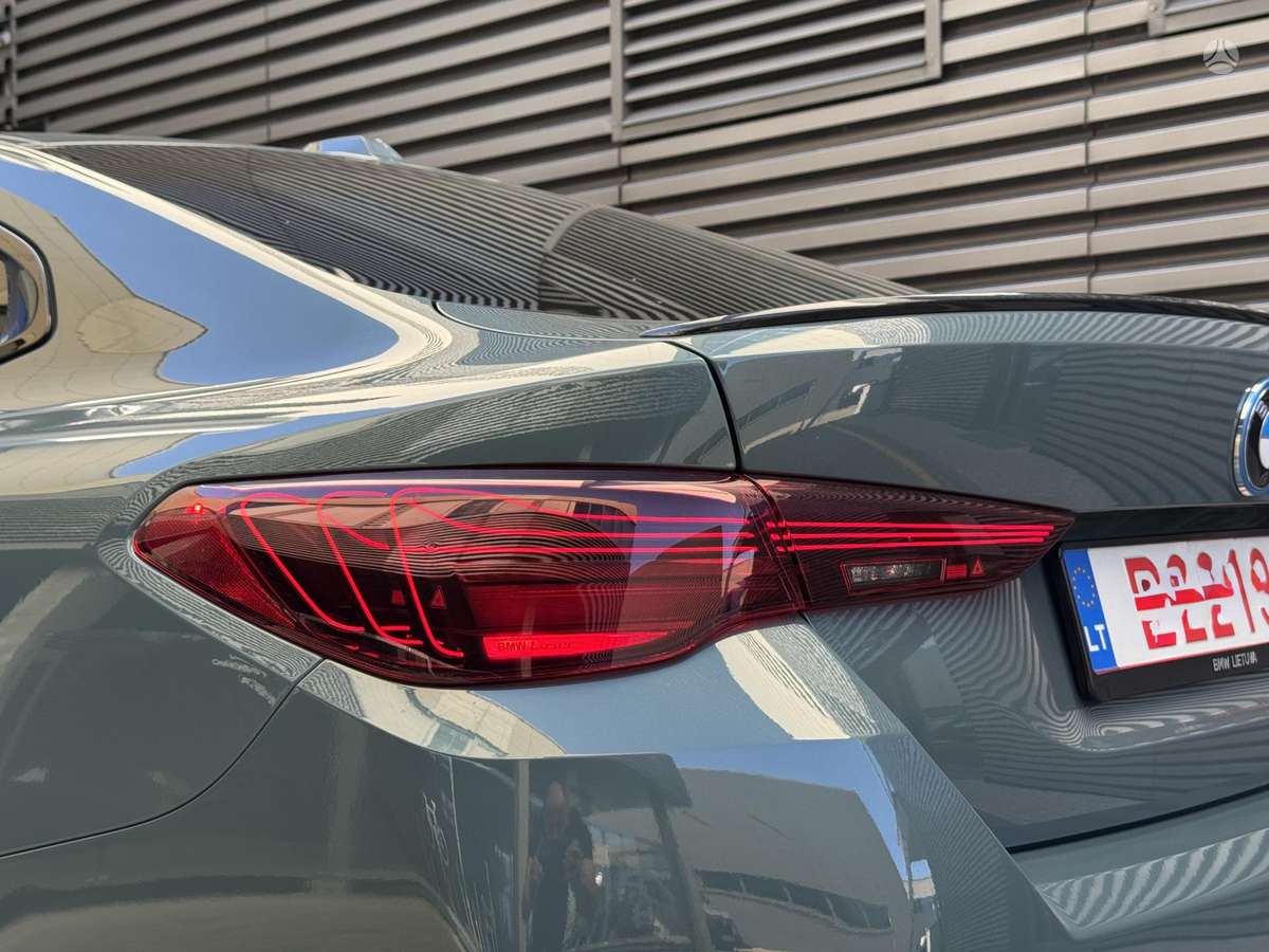BMW i4, 81 kWh, hatchback
