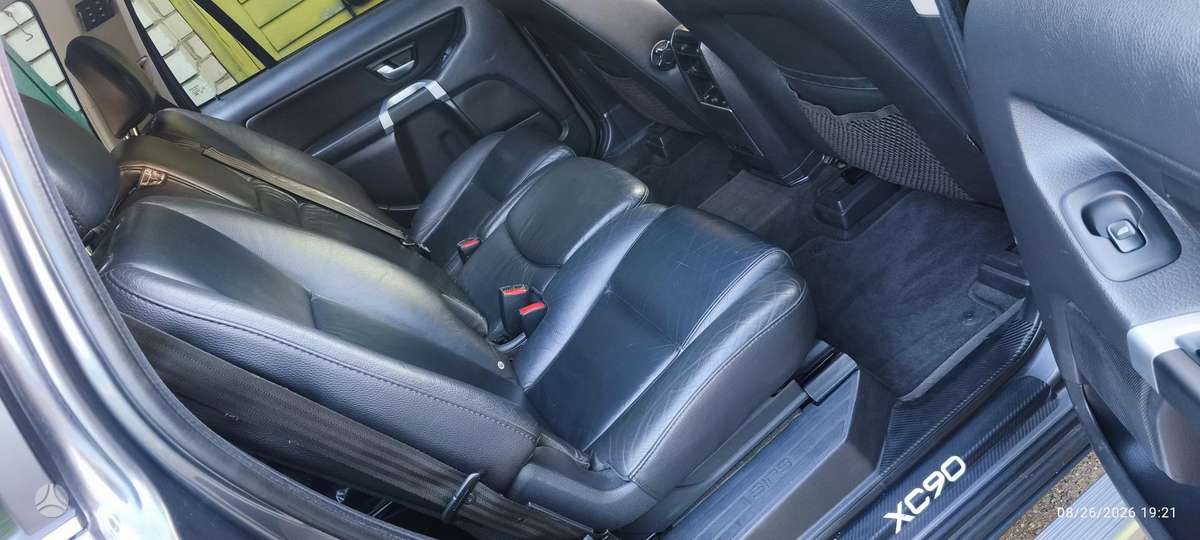 Volvo XC90 - 11