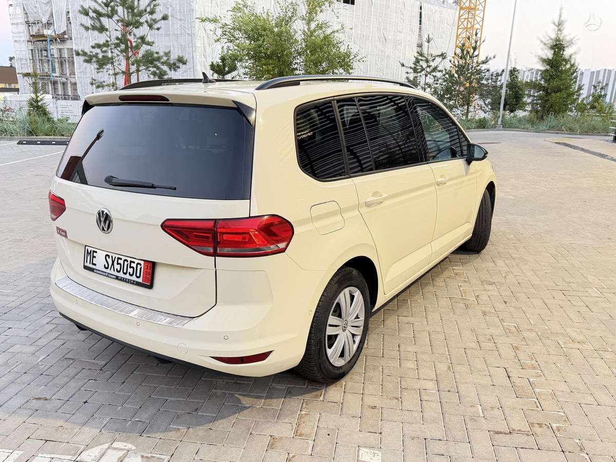 Volkswagen Touran - 3