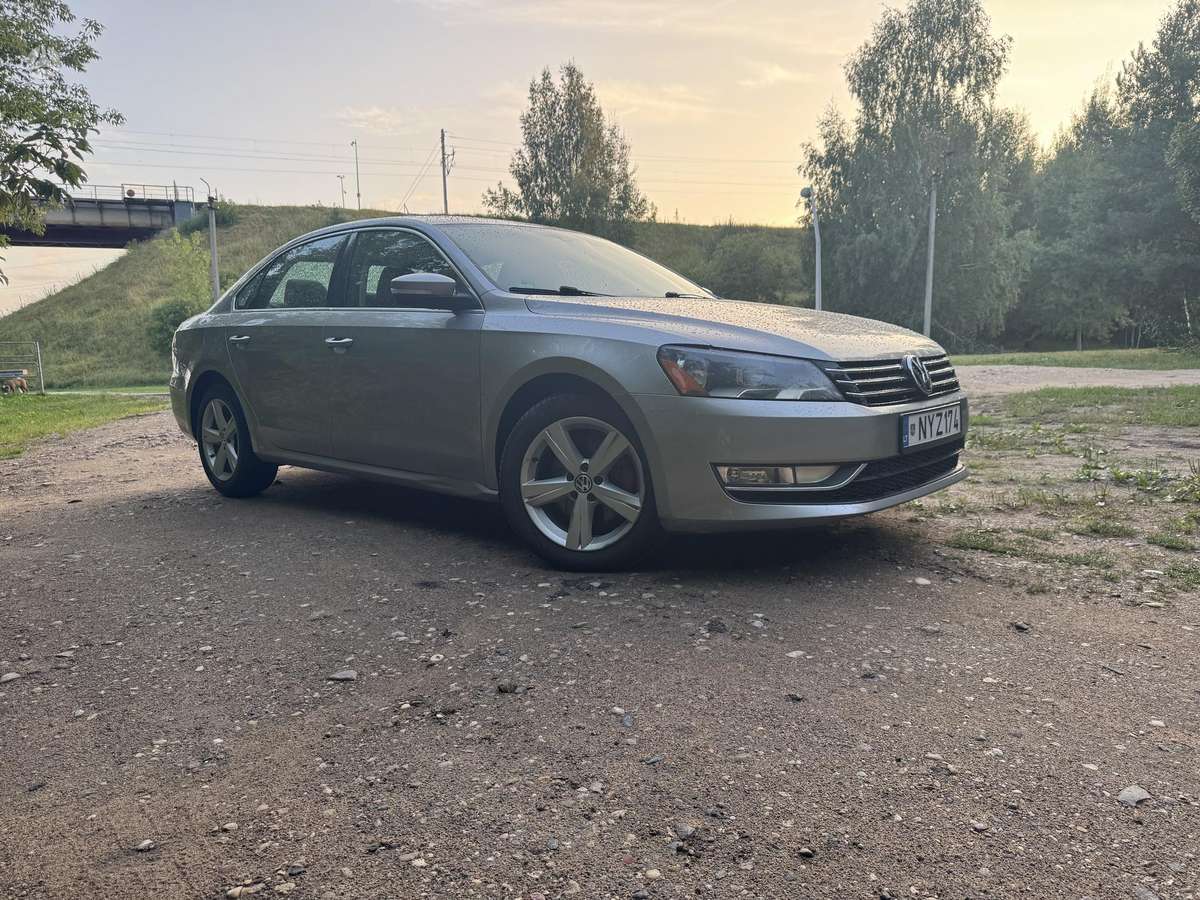 Volkswagen Passat - 2