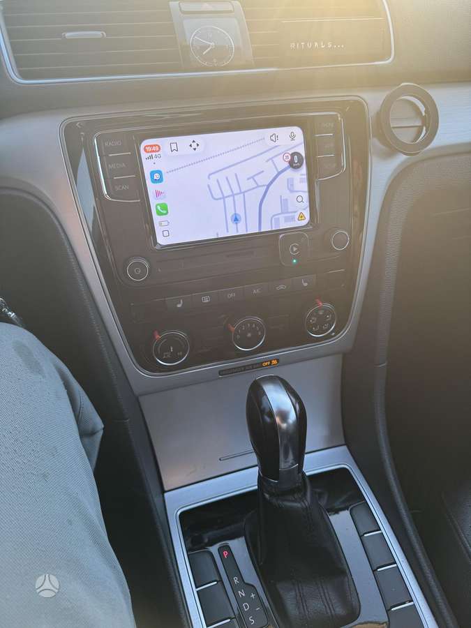 Volkswagen Passat - 9