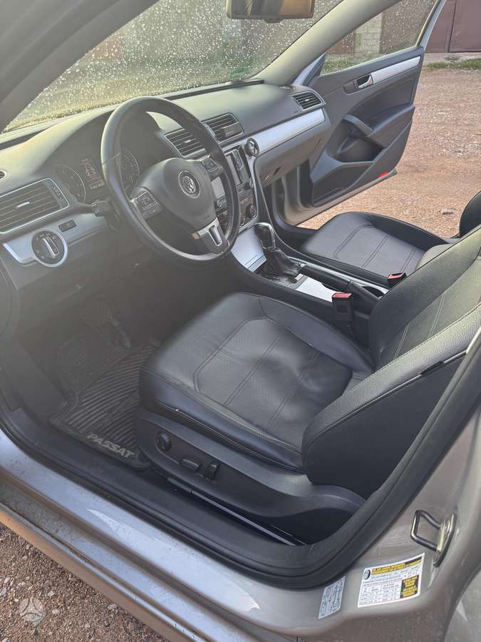 Volkswagen Passat - 11
