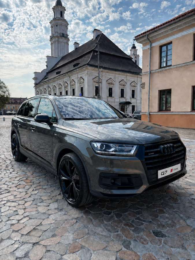 Audi Q7, 3.0 l., off-road / crossover