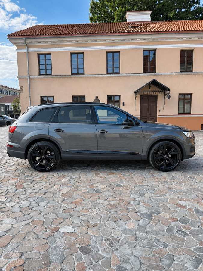 Audi Q7, 3.0 l., off-road / crossover