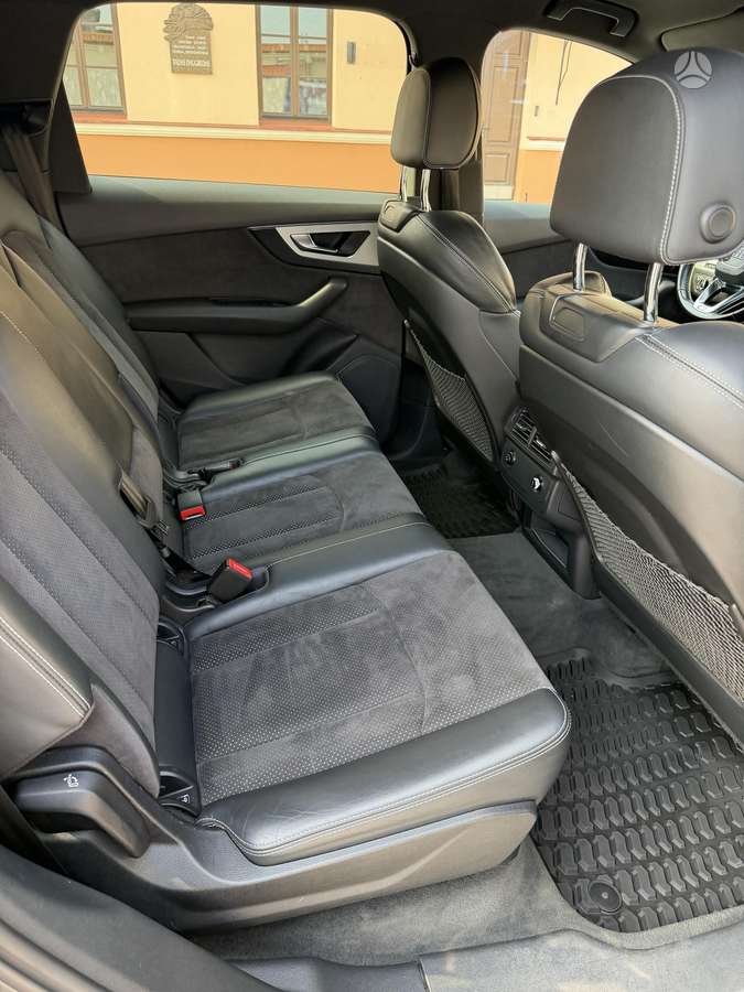 Audi Q7, 3.0 l., off-road / crossover