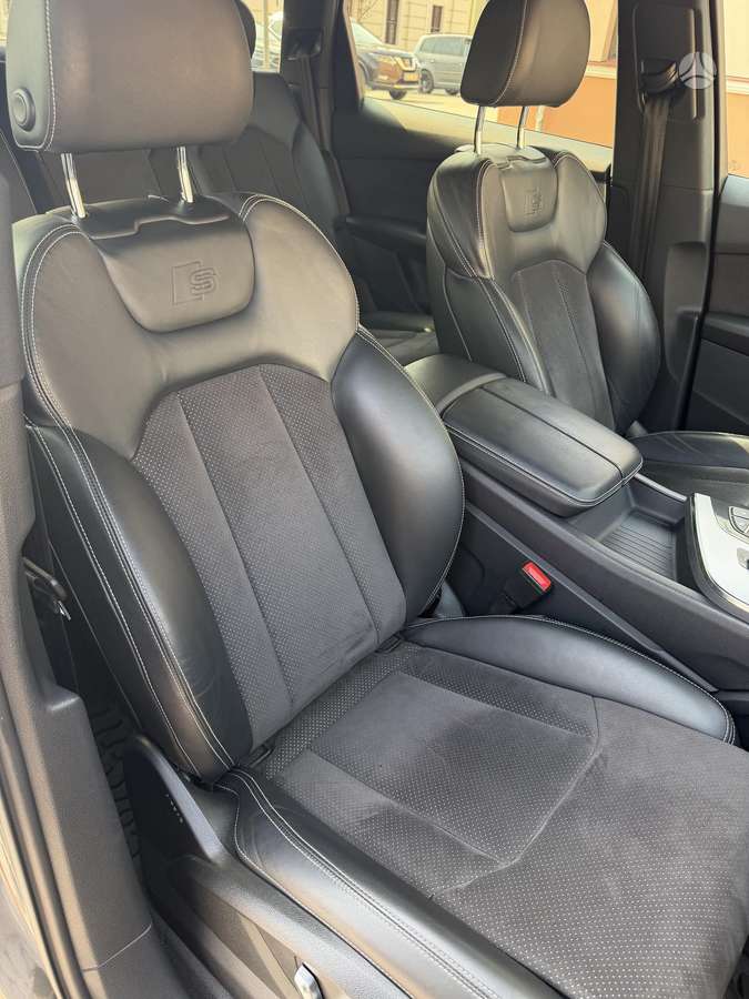 Audi Q7, 3.0 l., off-road / crossover