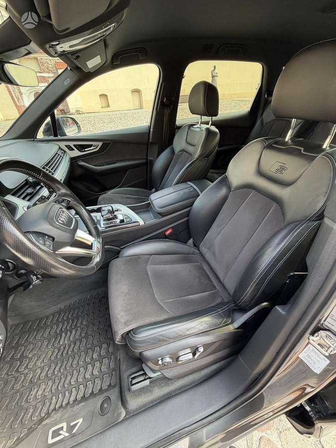Audi Q7, 3.0 l., off-road / crossover