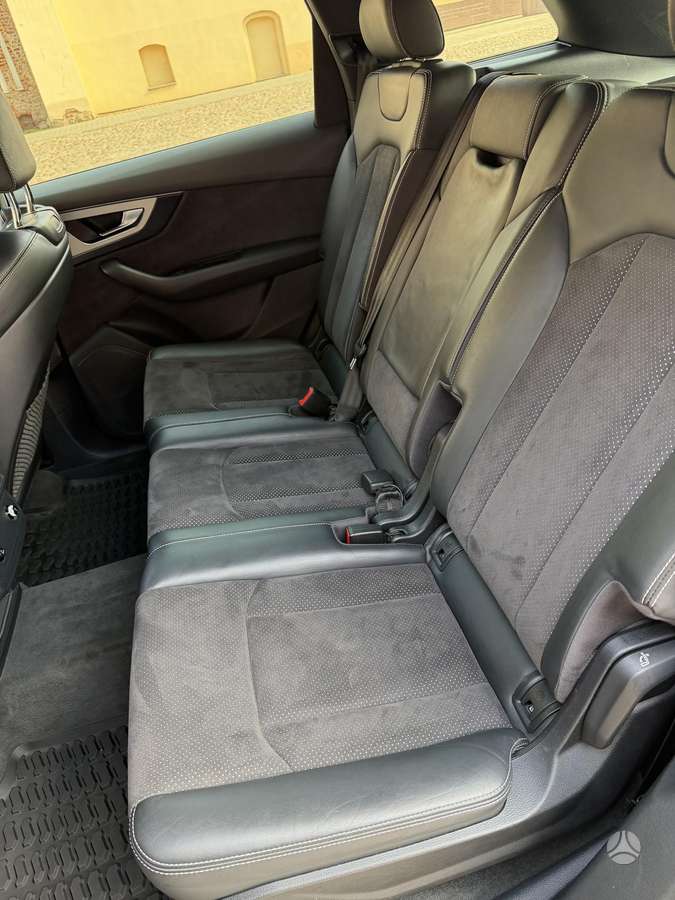 Audi Q7, 3.0 l., off-road / crossover