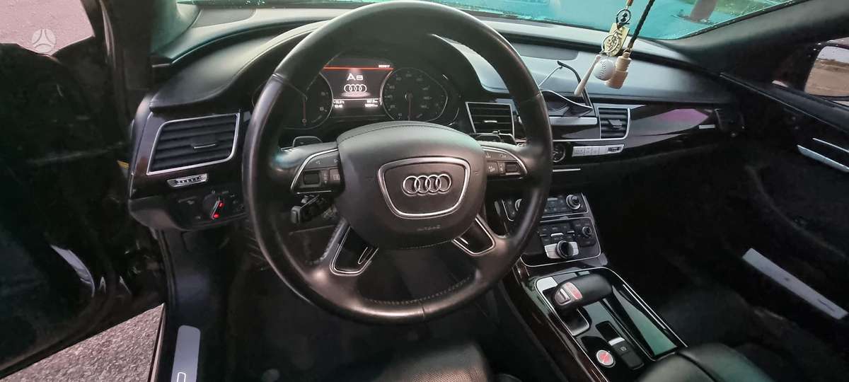 Audi A8, 3.0 l., Седан