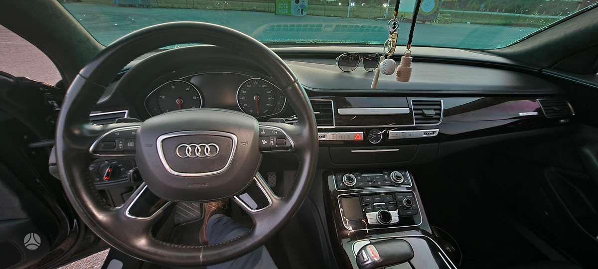 Audi A8, 3.0 l., Седан