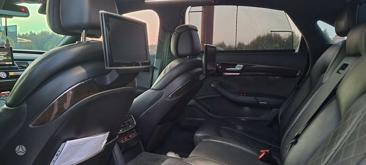 Audi A8, 3.0 l., Седан