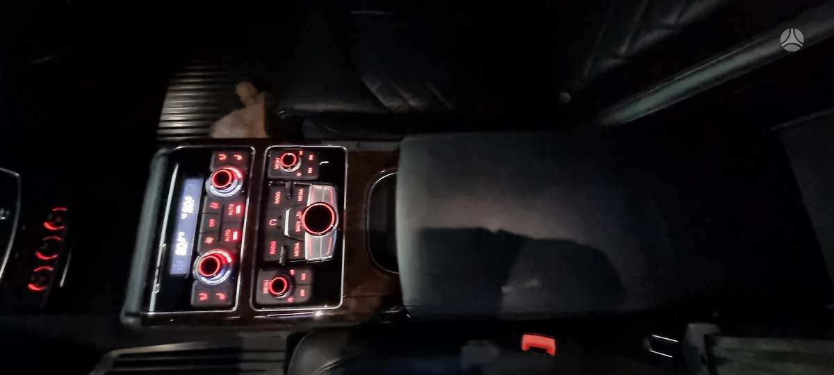 Audi A8, 3.0 l., Седан
