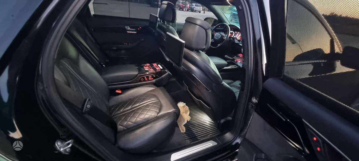Audi A8, 3.0 l., Седан