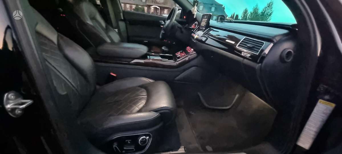 Audi A8, 3.0 l., Седан