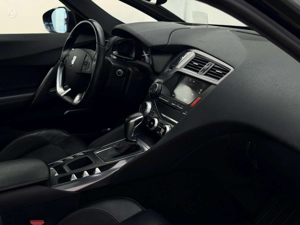 Citroen DS5, 2.0 l., hatchback