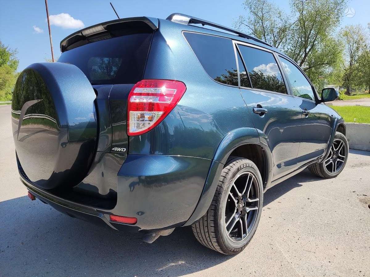 Toyota RAV4 - 6