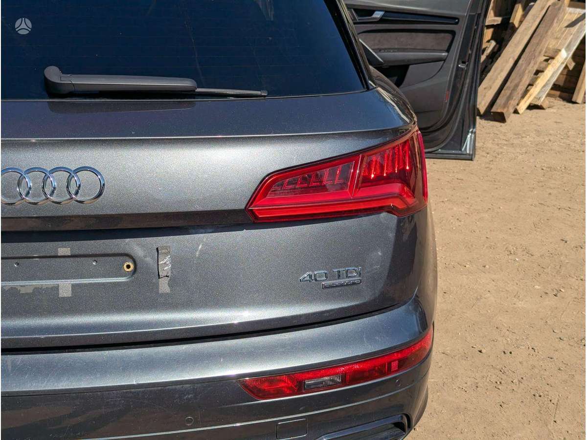 Audi Q5 dangtis (priekinis, galinis)