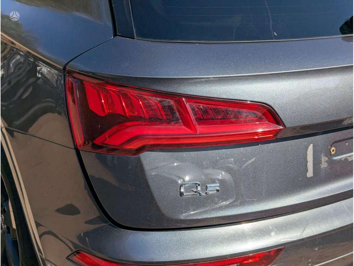 Audi Q5 dangtis (priekinis, galinis)
