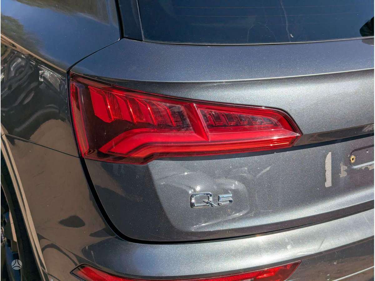 Audi Q5 hood (front, rear)