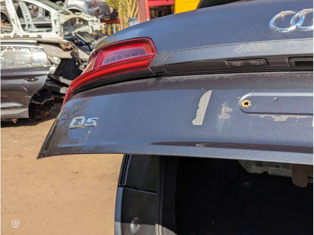 Audi Q5 dangtis (priekinis, galinis)