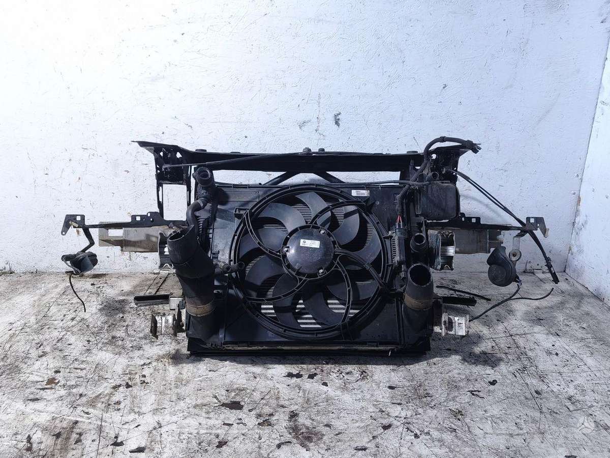BMW 120 radiator