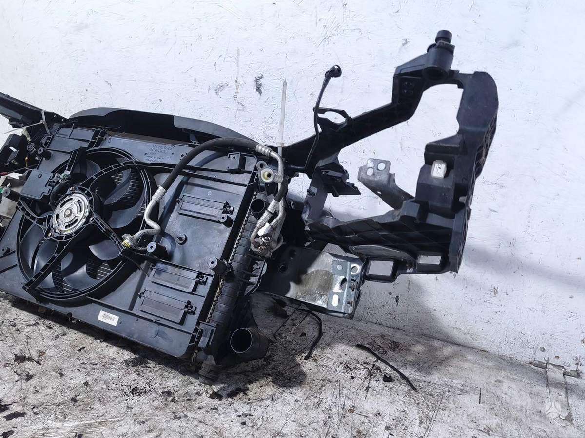 Volvo V40 radiators