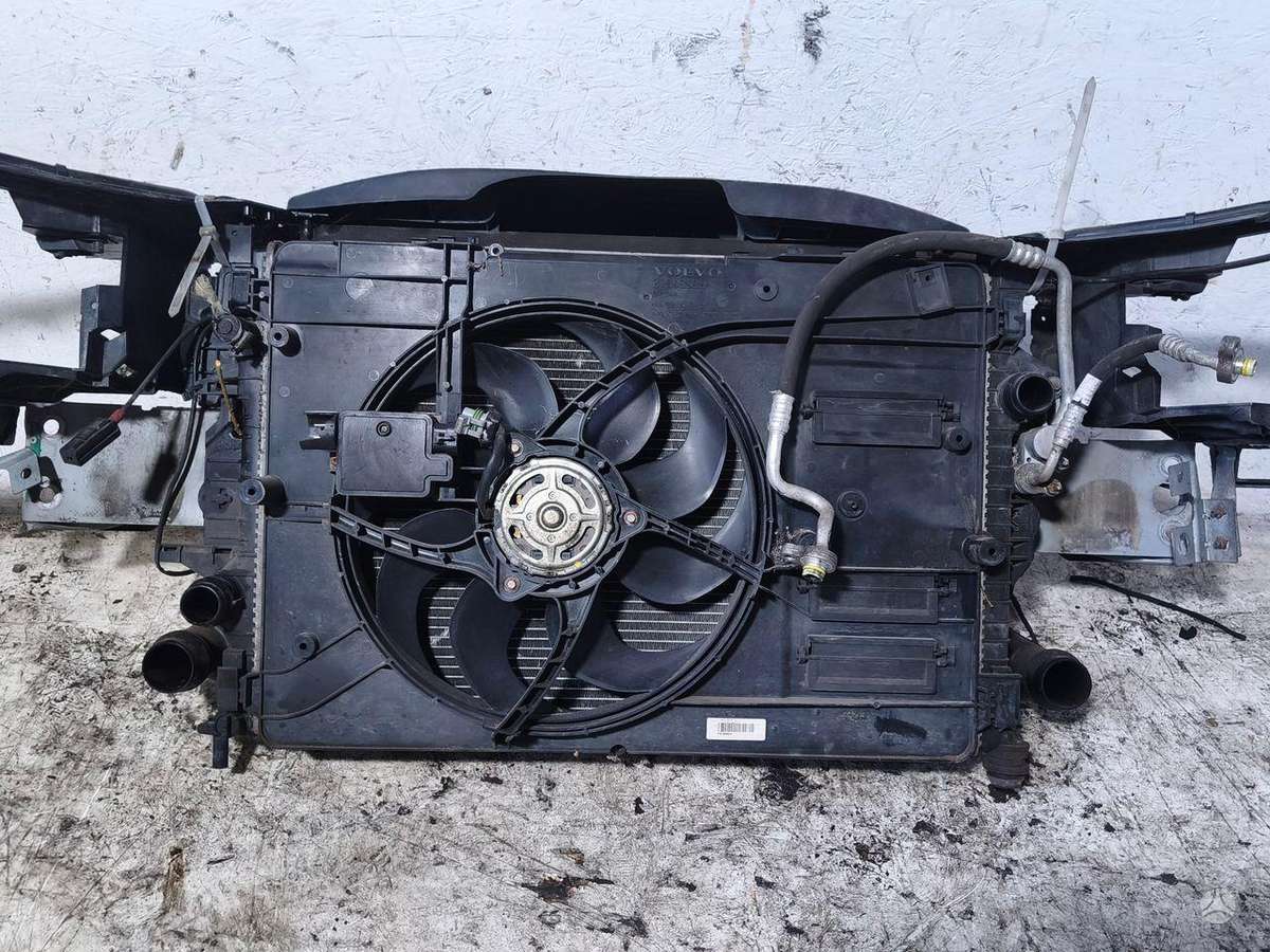 Volvo V40 radiators