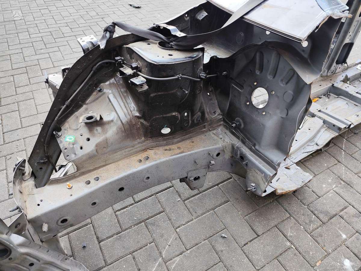 Chery Omoda 5 hood (front, rear)
