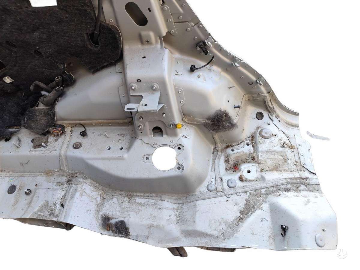 Land Rover Discovery hood (front, rear)