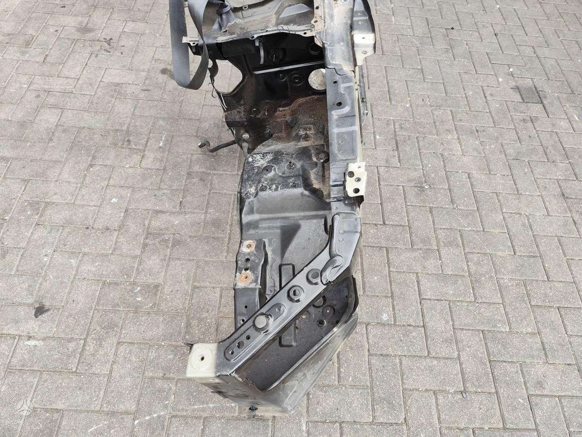 Nissan Navara hood (front, rear)