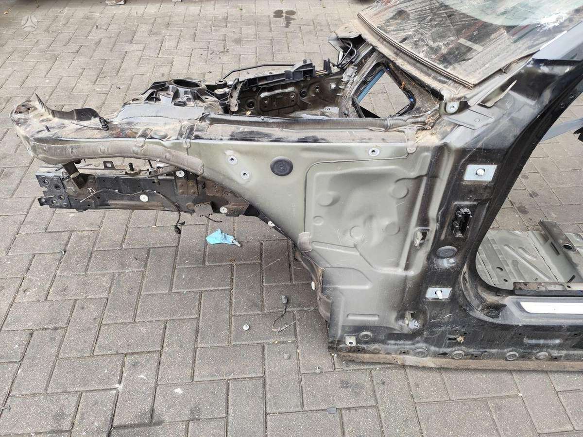 BMW i4 hood (front, rear)