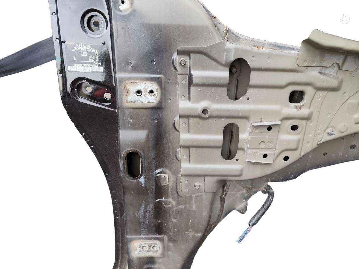 Nissan Navara hood (front, rear)