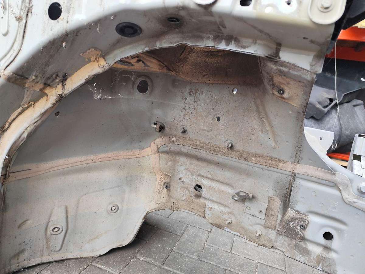 Volkswagen ID.4 hood (front, rear)