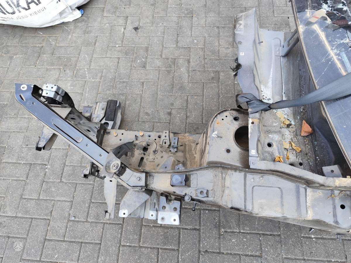 Chery Omoda 5 hood (front, rear)