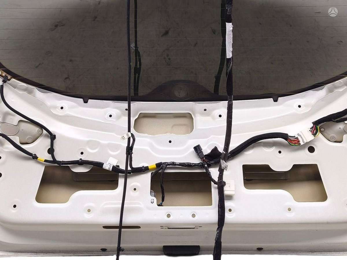Kia Niro hood (front, rear)