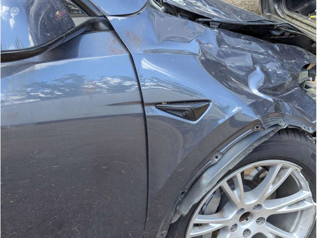 Tesla Model Y dzinējs