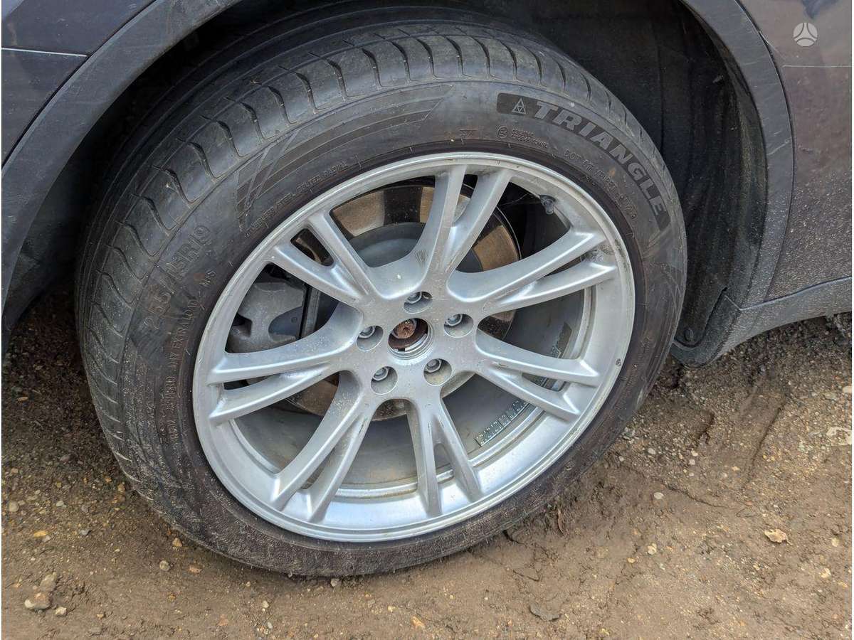 Tesla Model Y dzinējs